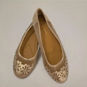BRAND NEW ANDIAMO WHITE LACE WOMEN'S FLATS